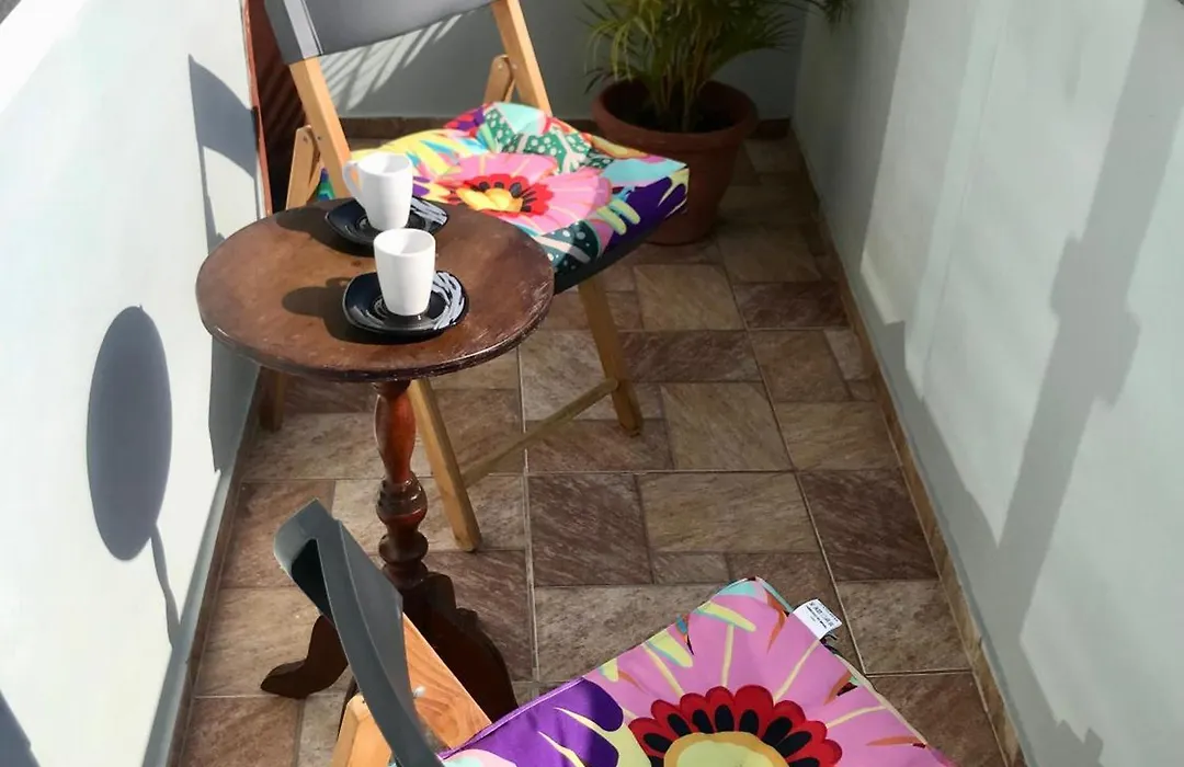 Kitnet Ar Condicionado, Wi Fi E Varanda Perto Praia Grande-1